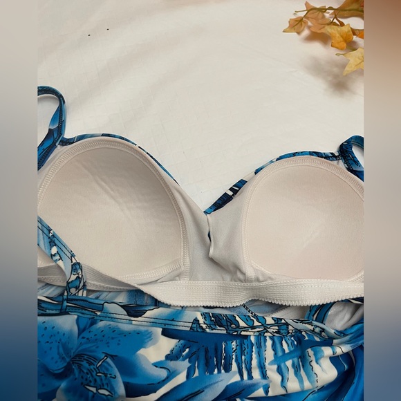 ⬇️ 3 for $21 ⬇️ Custom Curves large print blue & black print Tankini Top. - Picture 6 of 9